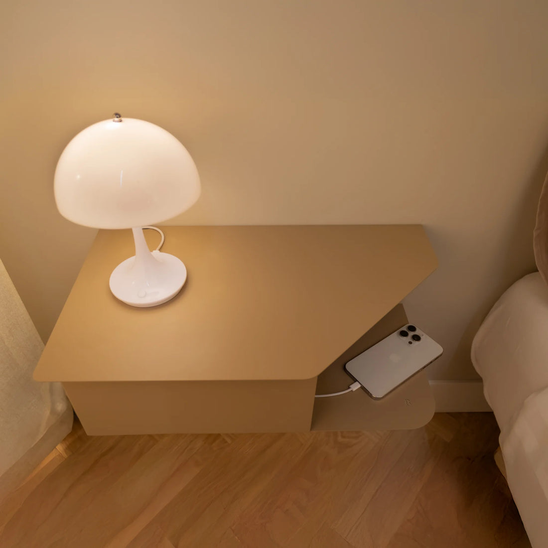 Nachtkastje riva links beige 04