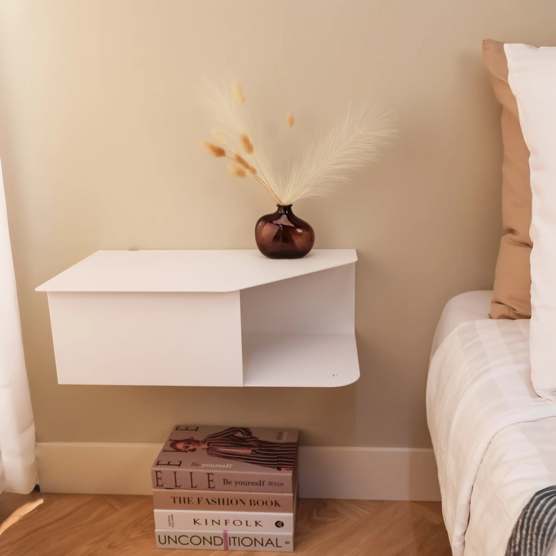 Nachtkastje riva links wit 01