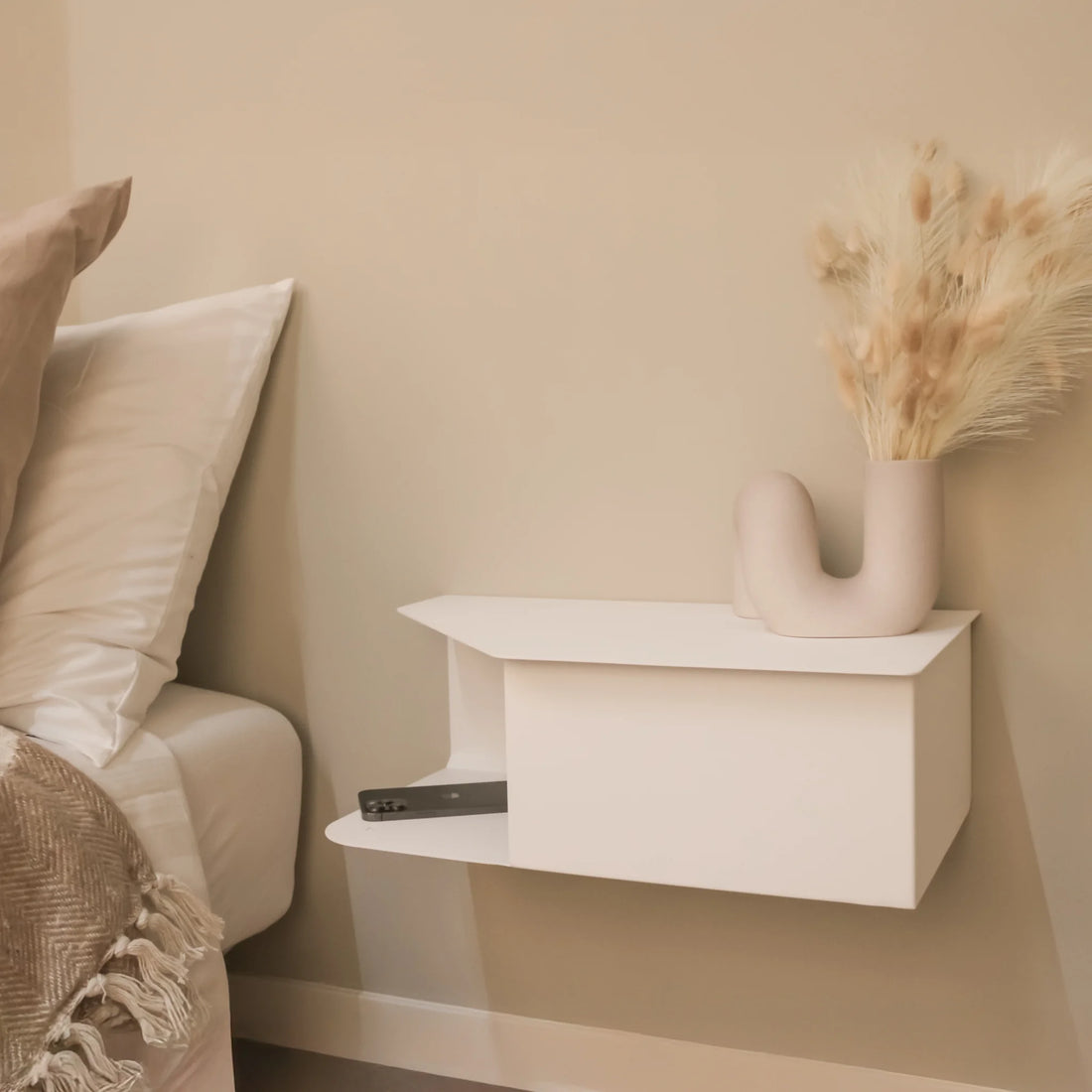 Nachtkastje riva rechts wit 05