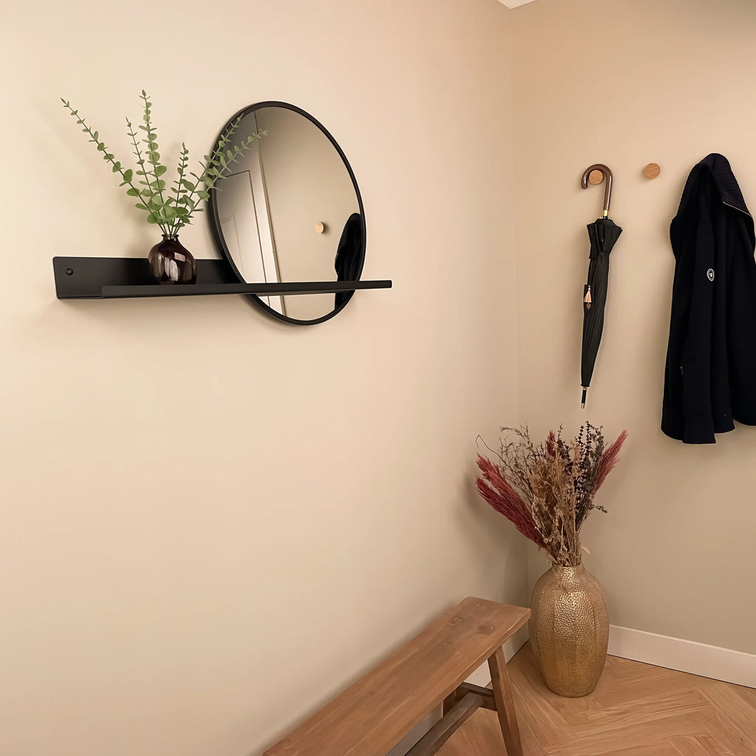 Wandplank belvi met spiegel zwart 04