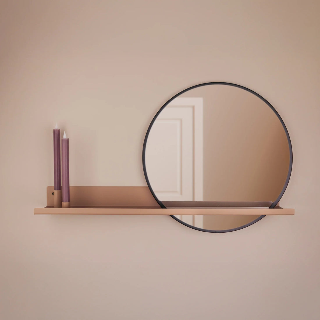 Wandplank candelo beige met spiegel en kaarsen 04