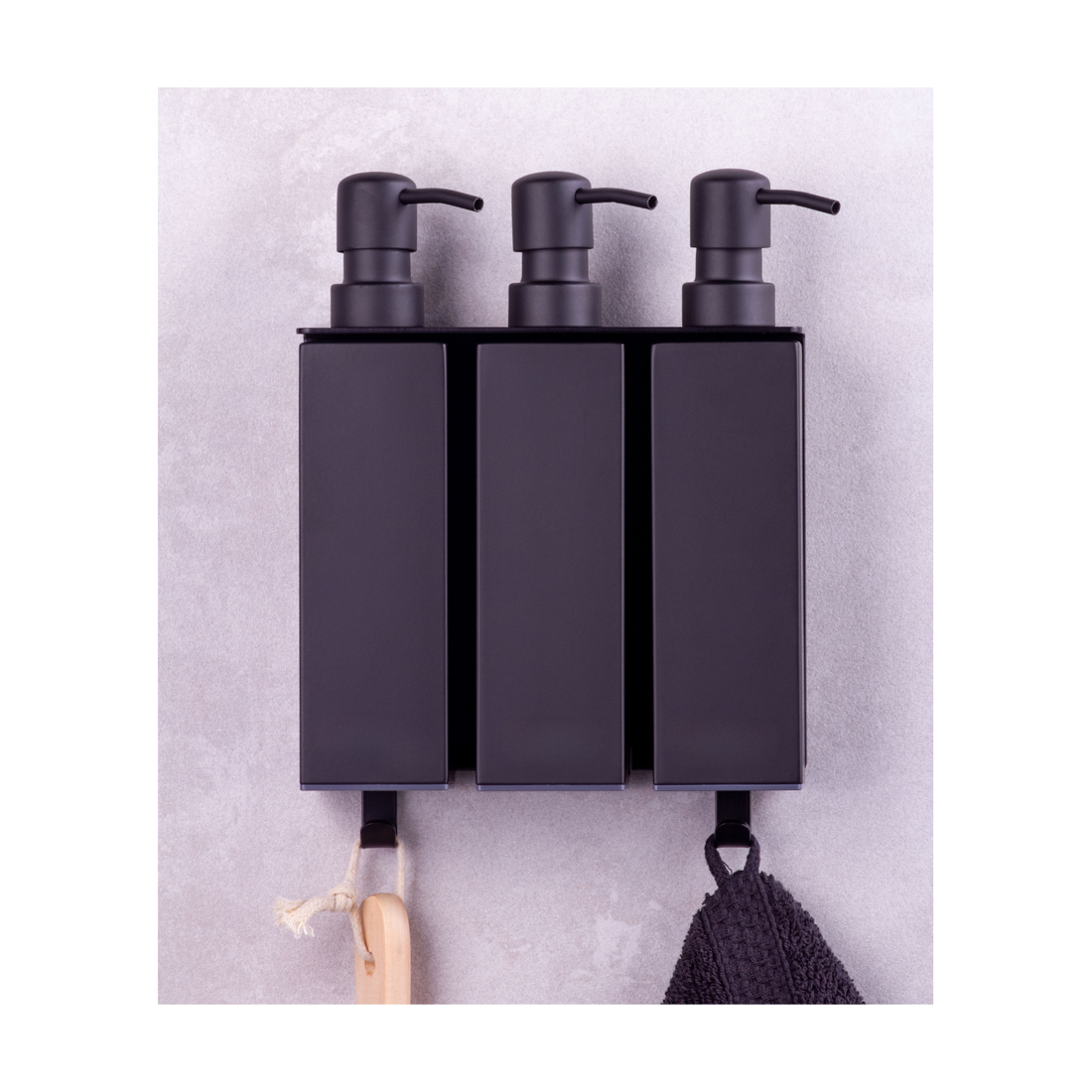 Zeepdispenser 3 reservoirs - Mat zwart - Witte tegel